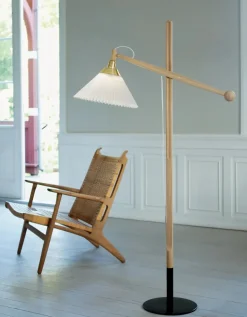 Le Klint Gulvlamper|Spots<325 Gulvlampe fra