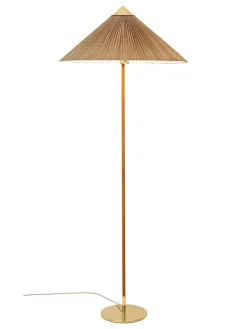 GUBI Gulvlamper|Spots<9602 Gulvlampe i Bambus fra