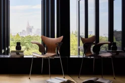Fritz Hansen Spisebordsstole<3208 Liljen armstol i valnød af Arne Jacobsen