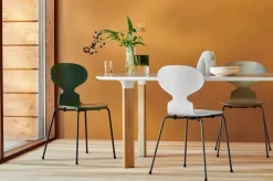 Fritz Hansen Spisebordsstole<3101 Myren Stol lakeret af Arne Jacobsen