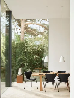 Fritz Hansen Spisebordsstole<3107 Stol, fuldpolstret Essential læder valnød/brown bronze stel af Arne Jacobsen