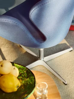 Fritz Hansen Lænestole<3320 Svanen i læder af Arne Jacobsen