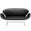 Fritz Hansen Sofaer<3321 Svanesofa i sort Essential læder af Arne Jacobsen
