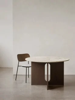 Audo Copenhagen Spiseborde<Androgyne Dining Table Ø120 dark stained oak, sand sten fra