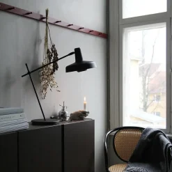 Grupa Spots<Arigato kort bordlampe fra