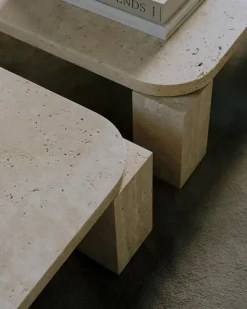 New Works Sofaborde<Atlas Sofabord 820x820, Unfilled Travertine fra