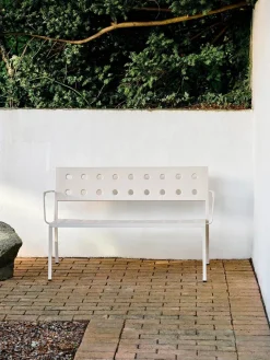 HAY Havebænke<Balcony Dining armbench fra