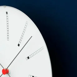 Arne Jacobsen Clocks Gaver Til Ham|Vægure<Bankers club vægur af Arne Jacobsen (Ø: 29)