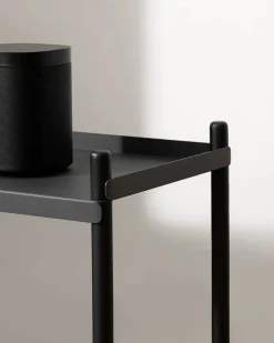 Nine Hylder<BOLT Shelving 2000 fra