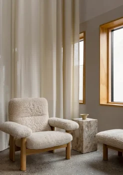 Audo Copenhagen Lænestole<Brasilia Lounge Chair, Natural Oak Sheepskin Root fra