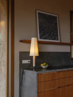 Santa & Cole Spots<Básica M2 Bordlampe fra Santa and Cole