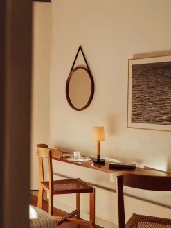 Santa & Cole Spots<Básica M2 Bordlampe fra Santa and Cole