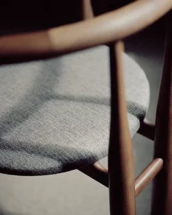 New Works Spisebordsstole<Bukowski Chair, valnød fra