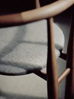 New Works Spisebordsstole<Bukowski Chair, valnød fra