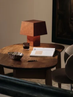 Ferm Living Spots<Burl table lampe i Dark Stained Burl fra