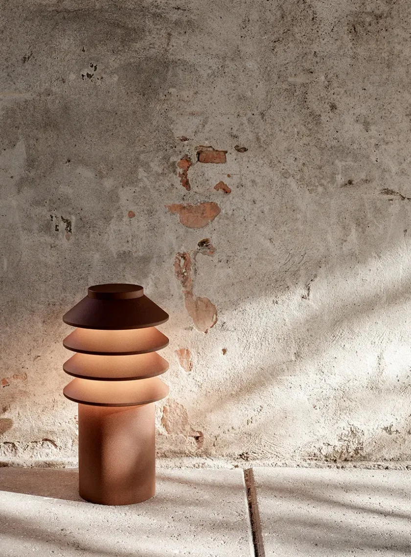 Louis Poulsen Spots|Udendørslamper<Bysted Garden Aluminium, Høj fra