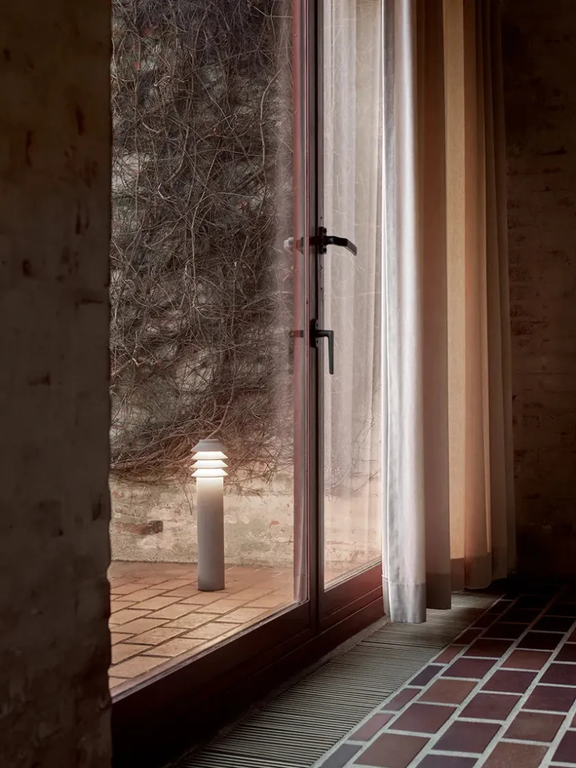 Louis Poulsen Spots|Udendørslamper<Bysted Garden Aluminium, Høj fra