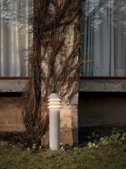 Louis Poulsen Spots|Udendørslamper<Bysted Garden Aluminium, Høj fra