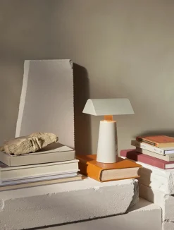 &Tradition Gaver Til Ham|Portable Lamper<Caret bordlampe fra