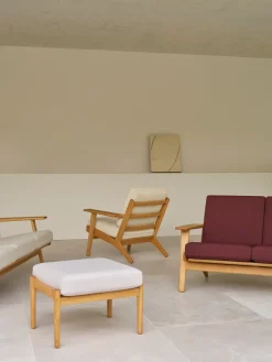 Carl Hansen & Søn Skamler<CH290F skammel, eg olie af Hans J. Wegner