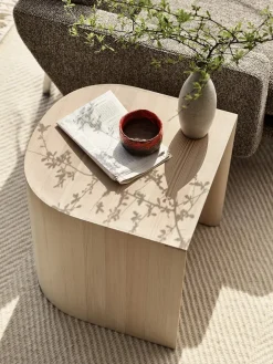 Fritz Hansen Skamler<CM210 Taburet, fyrretræ af Cecilie Manz