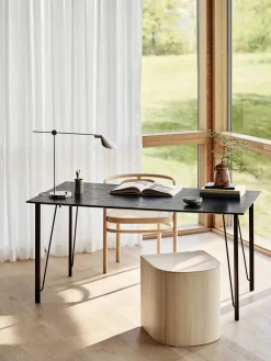 Fritz Hansen Skamler<CM210 Taburet, fyrretræ af Cecilie Manz