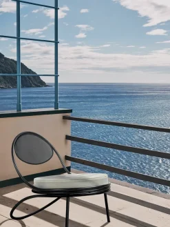 GUBI Lænestole<Copacabana Lounge Chair, black semi matt fra