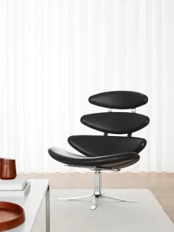 Fredericia Furniture Lænestole<Corona Stol, sort omni 301 læder fra Erik Jørgensen