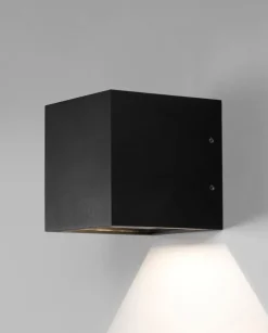 Light Point Væglamper|Spots<Cube XL væglampe i sort, down fra