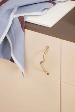 Ferm Living Knagerækker|Entrémøbler<Curvature handle fra
