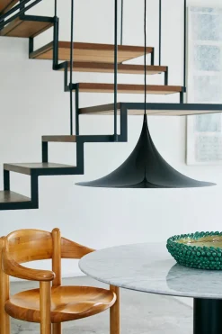 GUBI Spisebordsstole<Daumiller Armchair fra