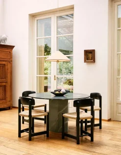 GUBI Spisebordsstole<Daumiller Side Chair, black pine fra