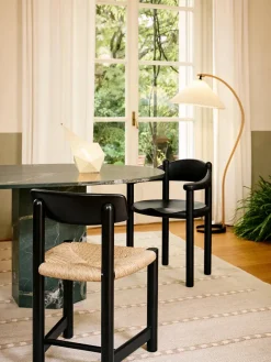 GUBI Spisebordsstole<Daumiller Side Chair, black pine fra