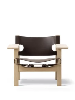 Fredericia Furniture Lænestole<Den Spanske Stol i mørkebrun læder, valnød olie af Børge Mogensen