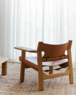 Fredericia Furniture Lænestole<Den Spanske Stol i naturfarvet læder, eg olie af Børge Mogensen