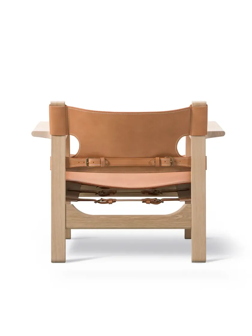 Fredericia Furniture Lænestole<Den Spanske Stol i sort læder, valnød olie af Børge Mogensen