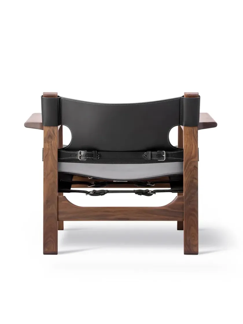 Fredericia Furniture Lænestole<Den Spanske Stol i sort læder, valnød olie af Børge Mogensen