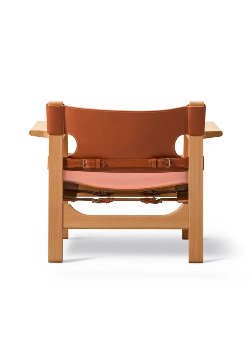 Fredericia Furniture Lænestole<Den Spanske Stol i sort læder, røget eg olie af Børge Mogensen