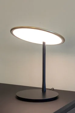 Nine Spots<Disc table light, brushed brass fra