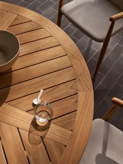 Carl Hansen & Søn Haveborde<E022 Havebord, Ø80 fra