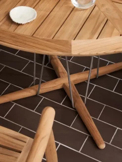 Carl Hansen & Søn Haveborde<E022 Havebord, Ø110 fra