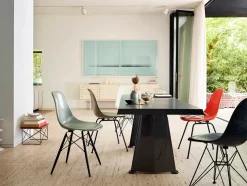 Vitra Spisebordsstole<Eames Fiberglass Chair DSX, sortlakeret fra