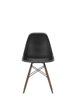 Vitra Spisebordsstole<Eames Plastic Side Chair DSW, mørkbejdset ahorntræ fra