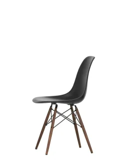 Vitra Spisebordsstole<Eames Plastic Side Chair DSW, mørkbejdset ahorntræ fra