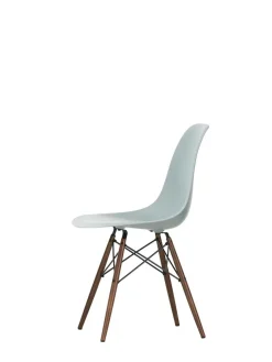 Vitra Spisebordsstole<Eames Plastic Side Chair DSW, mørkbejdset ahorntræ fra