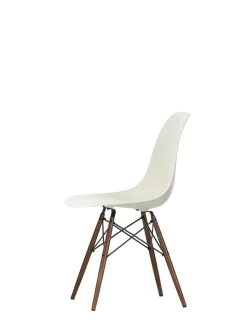 Vitra Spisebordsstole<Eames Plastic Side Chair DSW, mørkbejdset ahorntræ fra