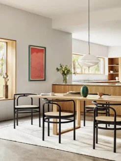 Fritz Hansen Spiseborde<Essay Spisebord af Cecilie Manz