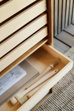 Carl Hansen & Søn Skænke<FK63 Kabinet med ben fra