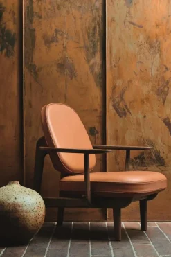 Fritz Hansen Loungestole|Lænestole<Fred Lænestol, valnødfarvet eg fra