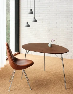 Fritz Hansen Spiseborde<Æggebordet af Arne Jacobsen
